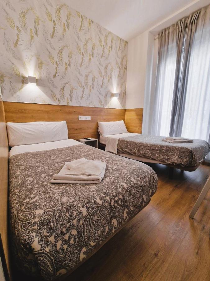 Hostal Comercial Madrid Exteriör bild