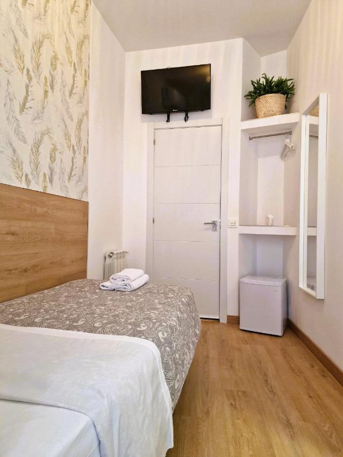 Hostal Comercial Madrid Exteriör bild