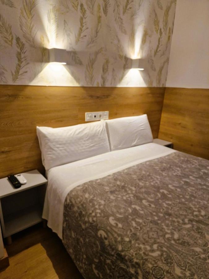 Hostal Comercial Madrid Exteriör bild