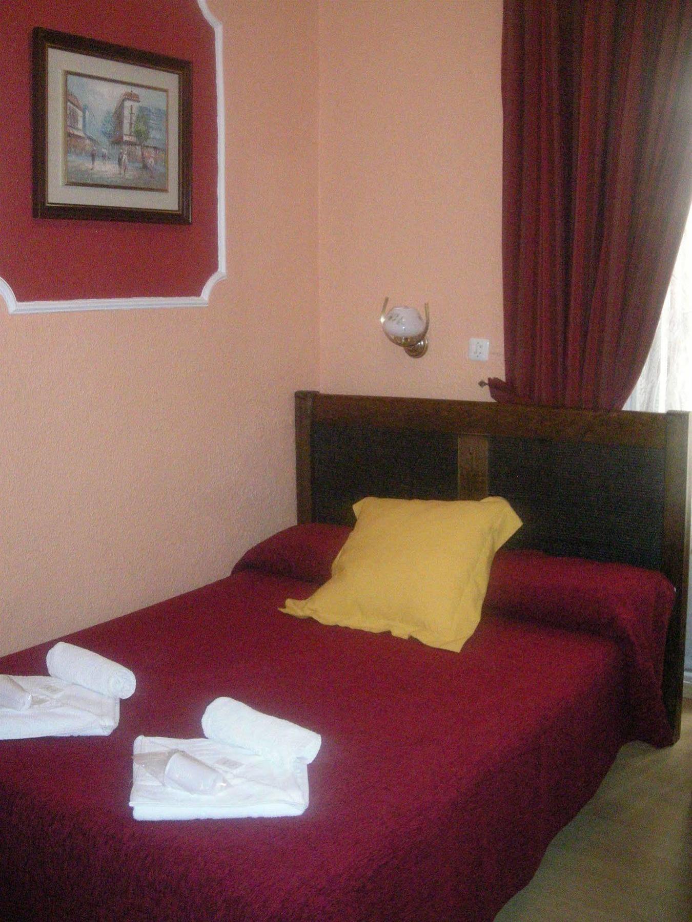 Hostal Comercial Madrid Exteriör bild